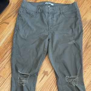 Refuge skinny jeans size 10 olive green color